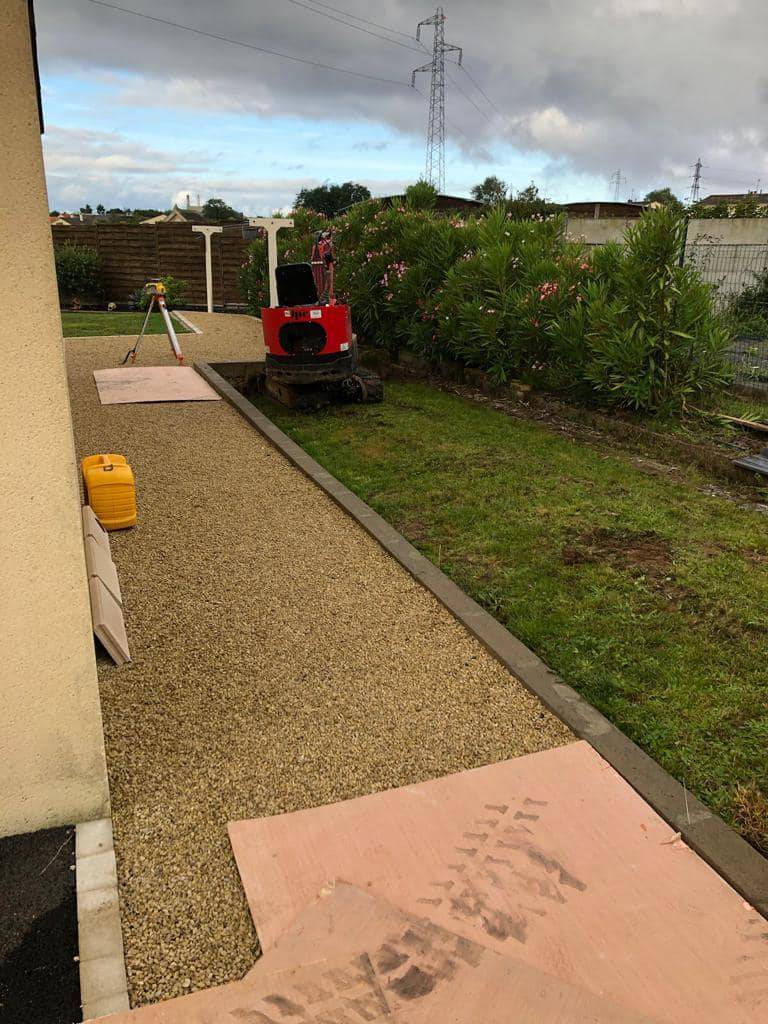 Terrassement pour confection d'un terrain de pétanque