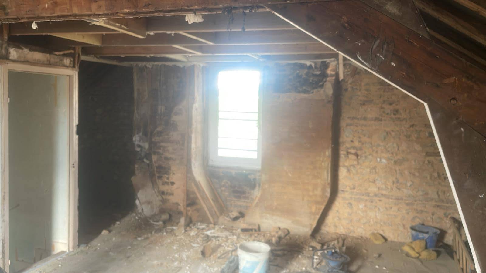 Piquetage de murs intérieurs de maison à Montivilliers