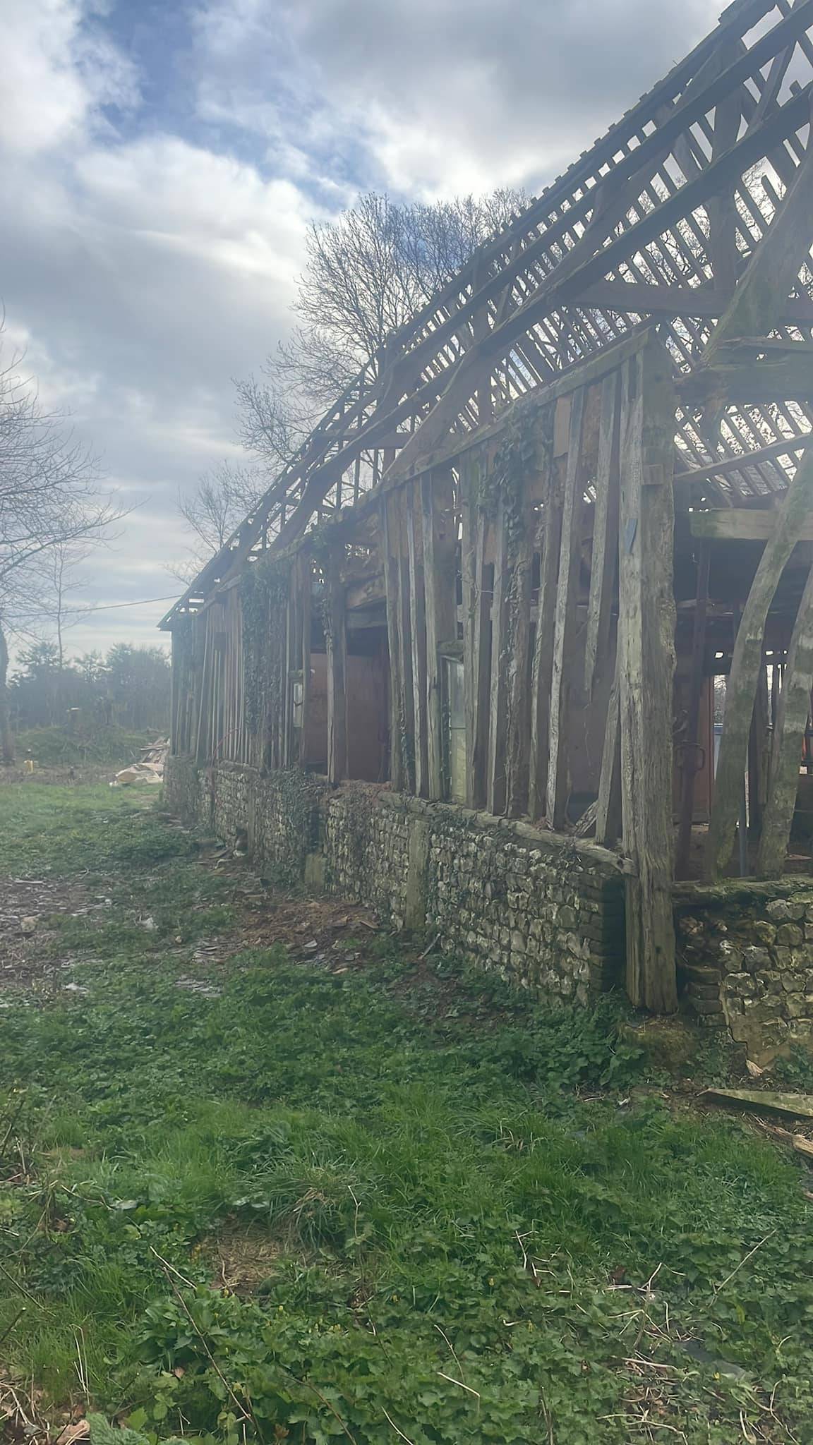 Ancienne grange en rénovation à Bec-De-Mortagne en Seine-Maritime
