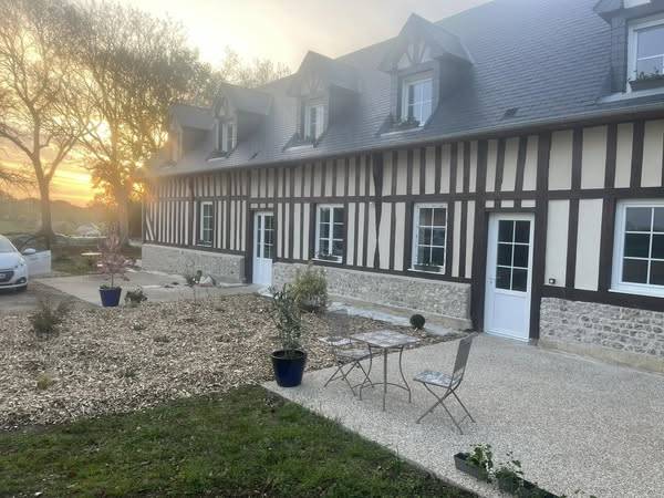 Façade de la grange après rénovation du colombage et pose de Silex