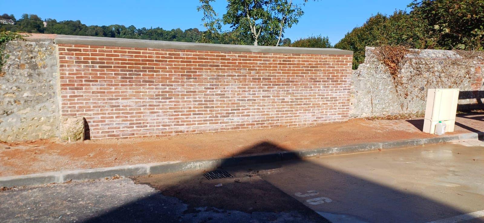 Mur mitoyen en brique rouge HONFLEUR