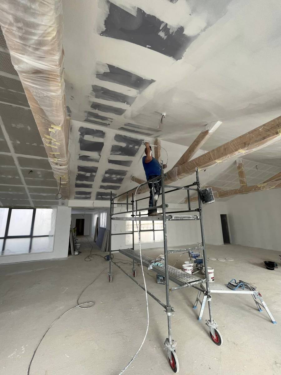 Application d'une peinture au pistolet sur plafond LE HAVRE