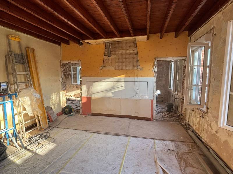 Avant la démolition du mur porteur à la Cerlangue